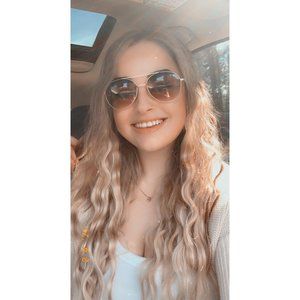 Meet your Posher, Erica